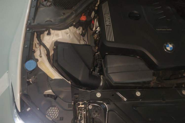 Used BMW 3 Series 2020 325Li First Edition Engine Bay Right