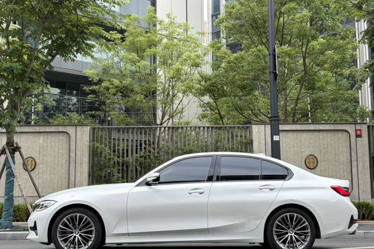 Used BMW 3 Series 2020 320i Sport Package Exterior 1