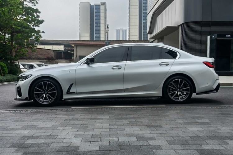 Used BMW 3 Series 2020 Restyled 325Li M Sport Package Exterior 12