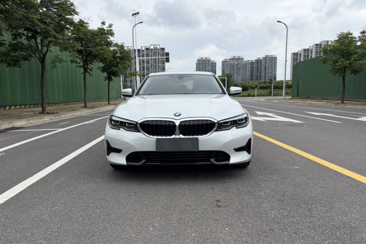 Used BMW 3 Series 2020 320i Sport Package Exterior 3