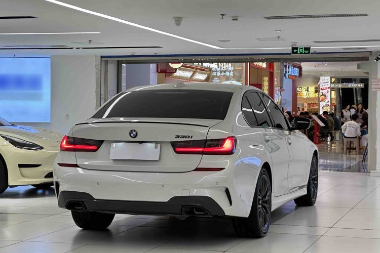 Used BMW 3 Series 2020 330i M Sport Night Edition Exterior 3