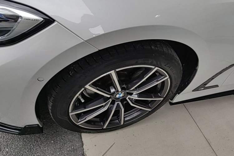 Used BMW 3 Series 2020 Restyled 325Li M Sport Package Exterior 4