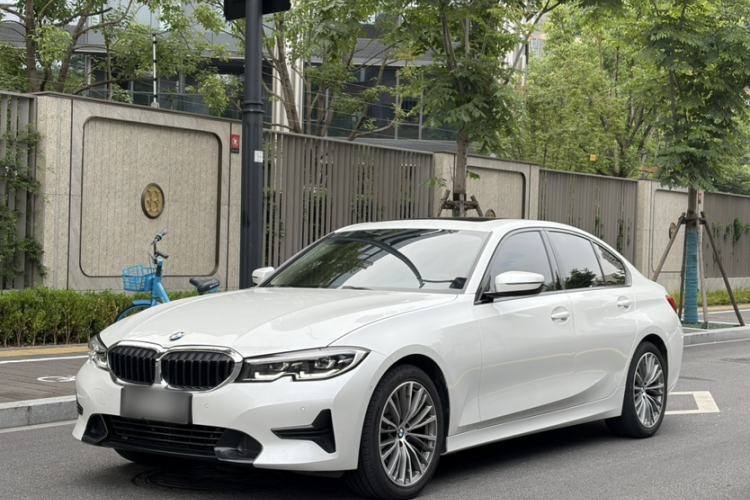 Used BMW 3 Series 2020 320i Sport Package Exterior 4