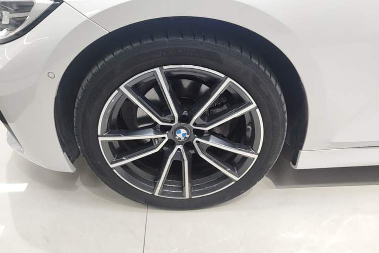 Used BMW 3 Series 2020 Restyled 325Li M Sport Package Exterior 4