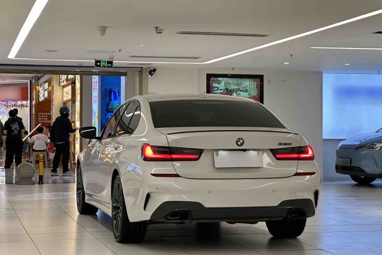 Used BMW 3 Series 2020 330i M Sport Night Edition Exterior 4