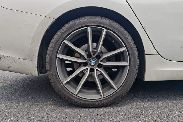 Used BMW 3 Series 2020 Restyled 325Li M Sport Package Exterior 4