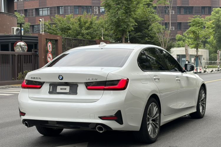 Used BMW 3 Series 2020 320i Sport Package Exterior 6