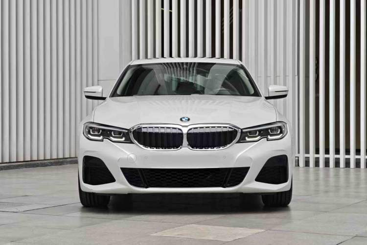 Used BMW 3 Series 2020 Restyled 325Li M Sport Package Exterior 6