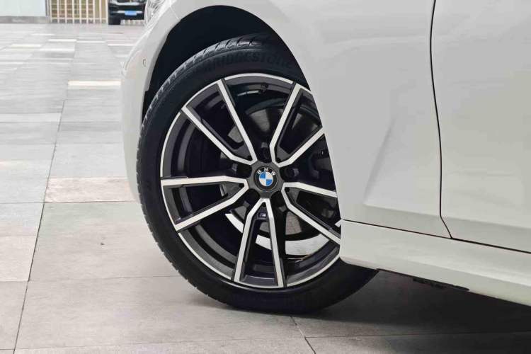 Used BMW 3 Series 2020 Restyled 325Li M Sport Package Exterior 8