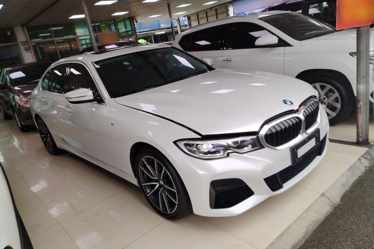 Used BMW 3 Series 2020 320Li M Sport Package Front Right 45 Deg