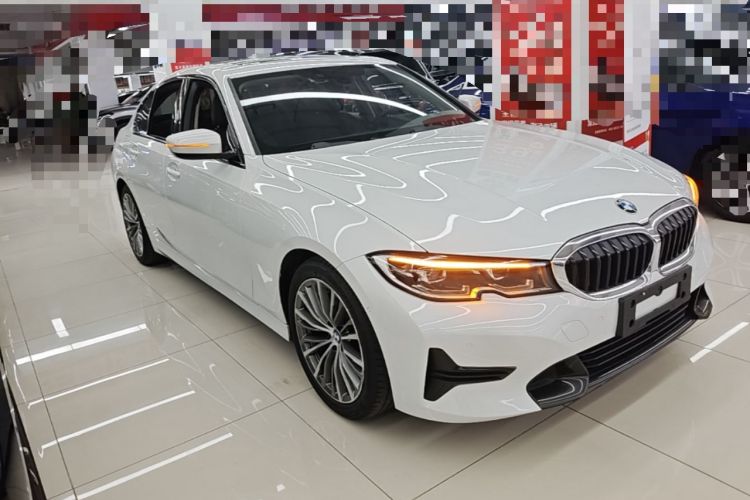 Used BMW 3 Series 2020 320i Sport Package Front Right 45 Deg