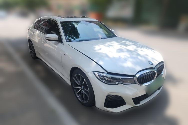 Used BMW 3 Series 2020 320Li M Sport Package Front Right 45 Deg