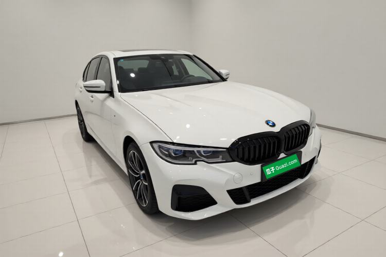 Used BMW 3 Series 2020 320Li M Sport Package Front Right 45 Deg