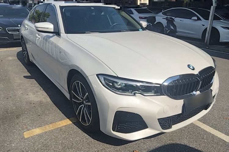 Used BMW 3 Series 2020 320Li M Sport Package Front Right 45 Deg