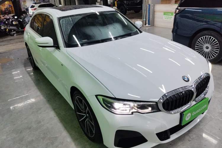 Used BMW 3 Series 2020 320Li M Sport Package Front Right 45 Deg