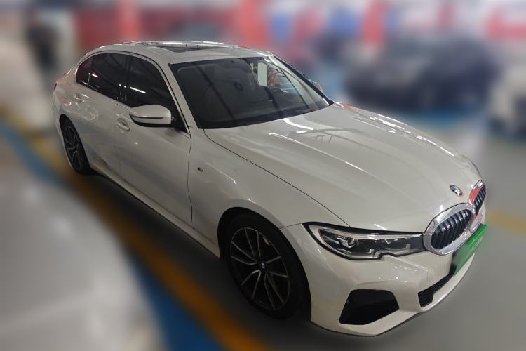 Used BMW 3 Series 2020 320Li M Sport Package Front Right 45 Deg