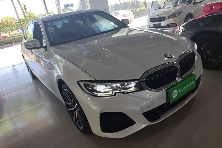 Used BMW 3 Series 2020 320Li M Sport Package Front Right 45 Deg
