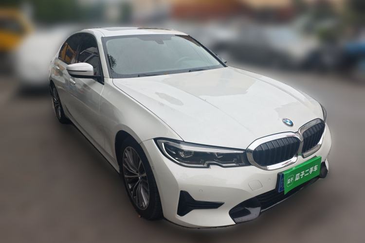 Used BMW 3 Series 2020 320i Sport Package Front Right 45 Deg