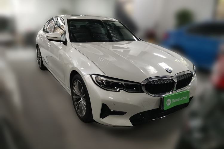 Used BMW 3 Series 2020 320i Sport Package Front Right 45 Deg