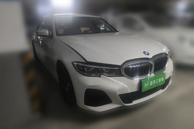 Used BMW 3 Series 2020 320Li M Sport Package Front Right 45 Deg