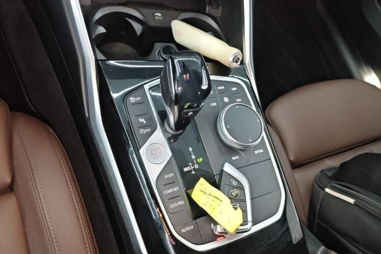 Used BMW 3 Series 2020 325Li First Edition Gear Lever