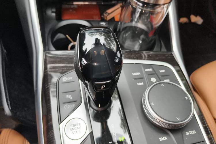 Used BMW 3 Series 2020 325Li First Edition Gear Lever