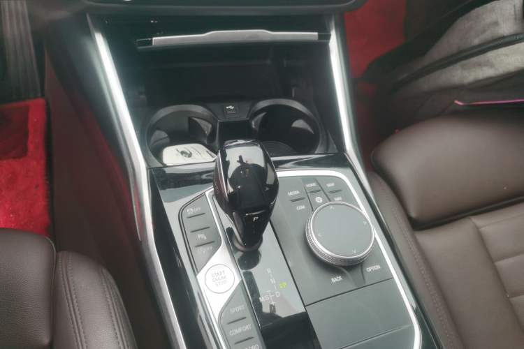 Used BMW 3 Series 2020 325Li First Edition Gear Lever