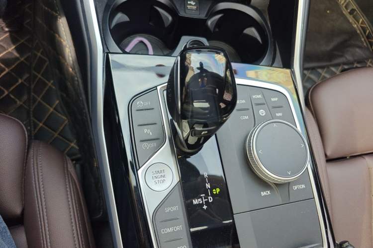 Used BMW 3 Series 2020 325Li First Edition Gear Lever