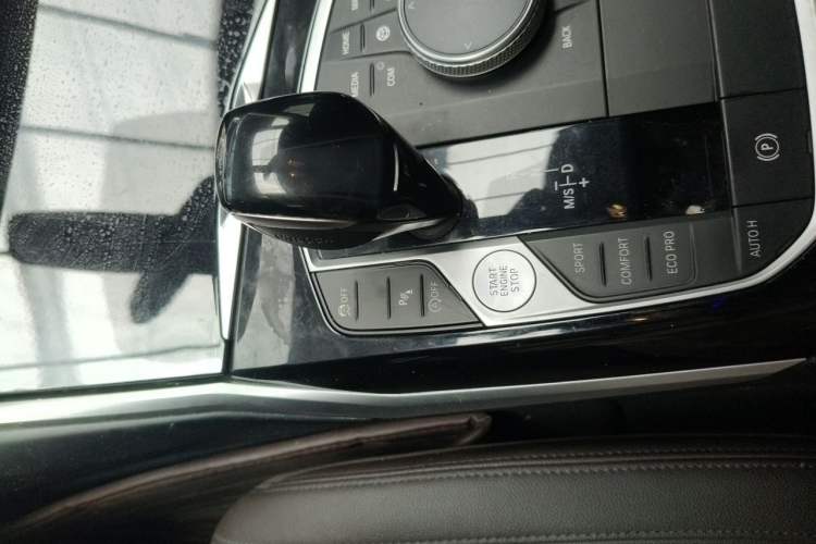 Used BMW 3 Series 2020 325Li First Edition Gear Lever