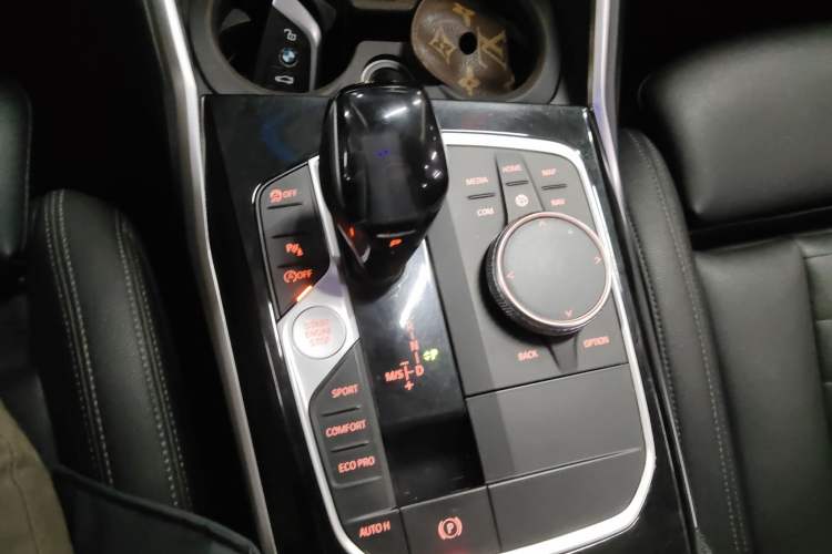 Used BMW 3 Series 2020 325Li First Edition Gear Lever