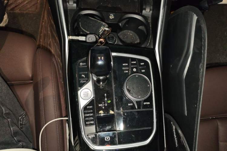 Used BMW 3 Series 2020 325Li First Edition Gear Lever
