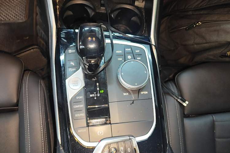Used BMW 3 Series 2020 325Li First Edition Gear Lever