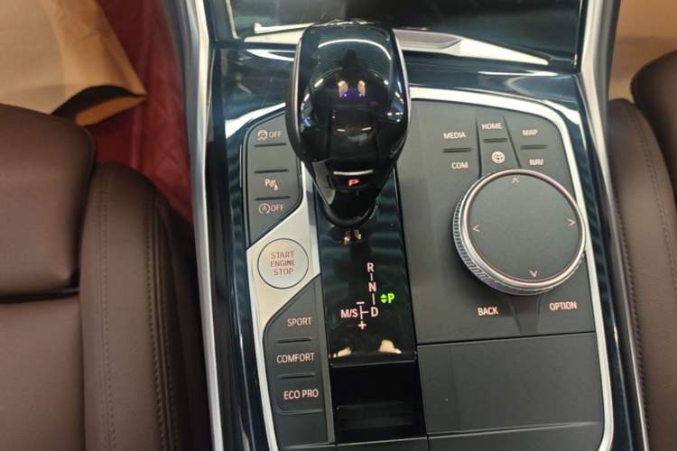 Used BMW 3 Series 2020 325Li First Edition Gear Lever