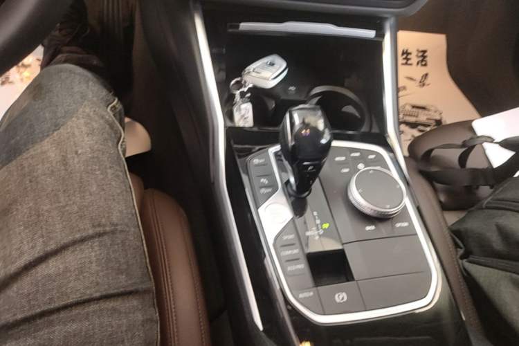 Used BMW 3 Series 2020 325Li First Edition Gear Lever