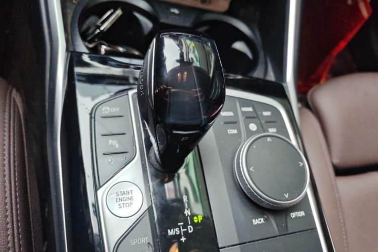 Used BMW 3 Series 2020 325Li First Edition Gear Lever