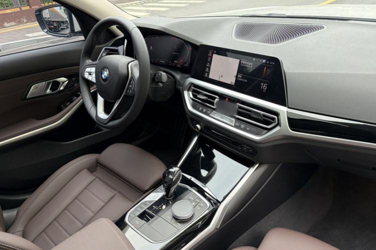 Used BMW 3 Series 2020 320i Sport Package Interior 10