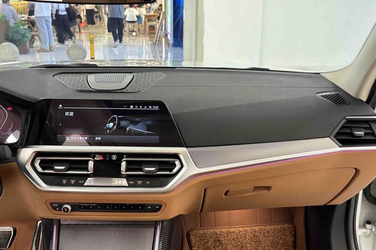 Used BMW 3 Series 2020 330i M Sport Night Edition Interior 10