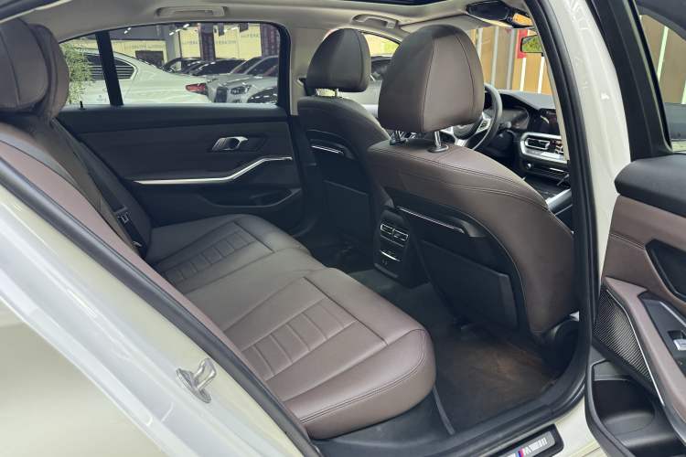 Used BMW 3 Series 2020 Restyled 325Li M Sport Package Interior 10