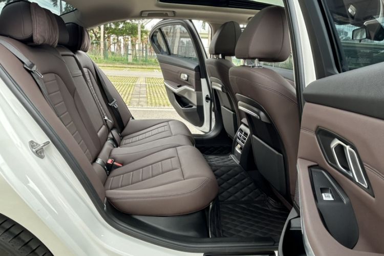 Used BMW 3 Series 2020 Restyled 325Li M Sport Package Interior 10