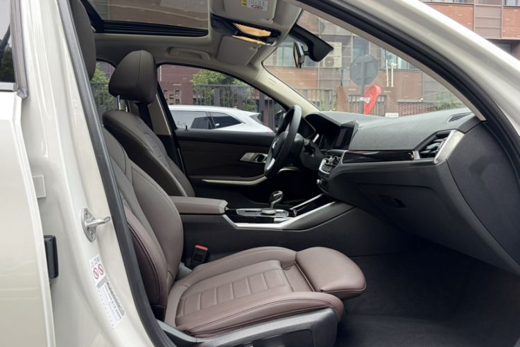 Used BMW 3 Series 2020 320i Sport Package Interior 2