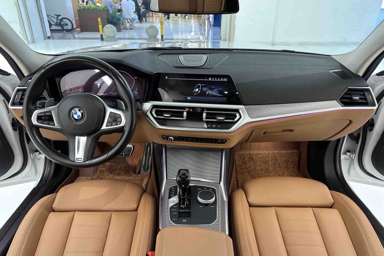 Used BMW 3 Series 2020 330i M Sport Night Edition Interior 2