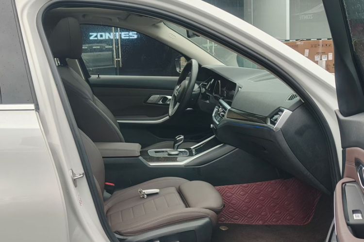 Used BMW 3 Series 2020 Restyled 325Li M Sport Package Interior 2