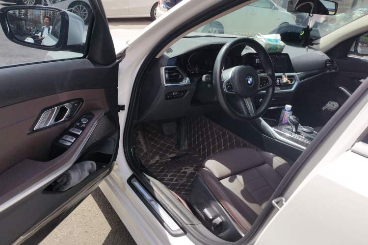 Used BMW 3 Series 2020 Restyled 325Li M Sport Package Interior 3