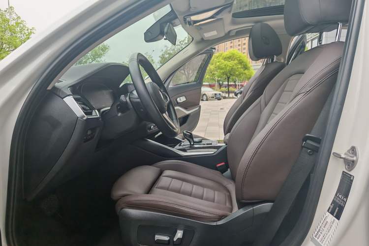 Used BMW 3 Series 2020 Restyled 325Li M Sport Package Interior 3