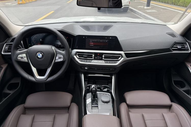 Used BMW 3 Series 2020 320i Sport Package Interior 4