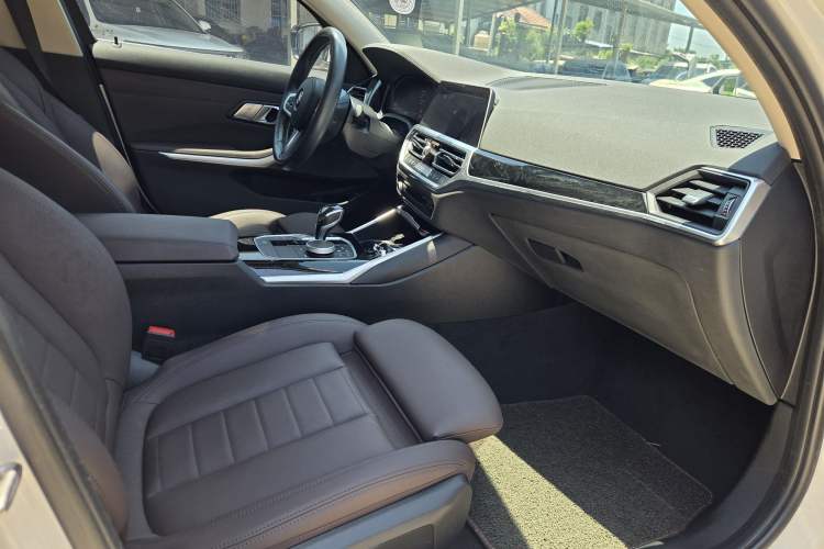 Used BMW 3 Series 2020 320Li M Sport Package Interior 4