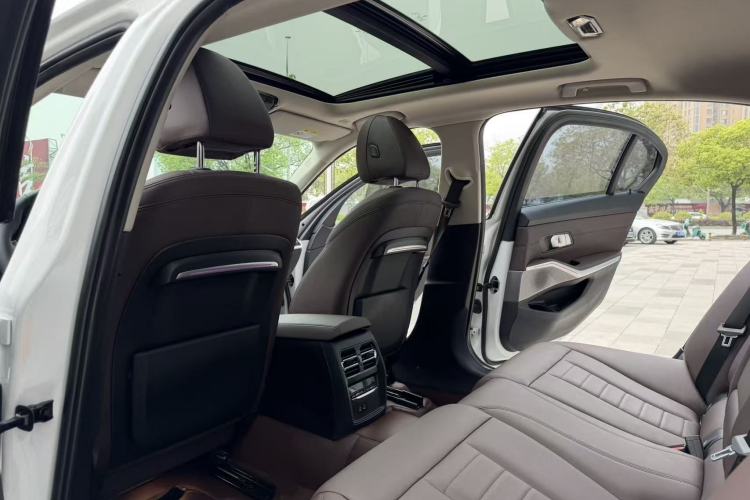 Used BMW 3 Series 2020 325Li First Edition Interior 4