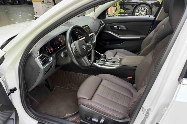 Used BMW 3 Series 2020 Restyled 325Li M Sport Package Interior 4