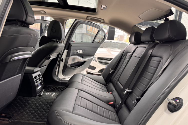 Used BMW 3 Series 2020 325Li M Sport Package Interior 4