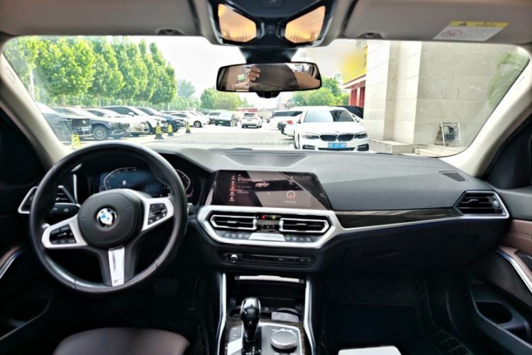 Used BMW 3 Series 2020 Facelifted 325Li xDrive M Sport Package Interior 4
